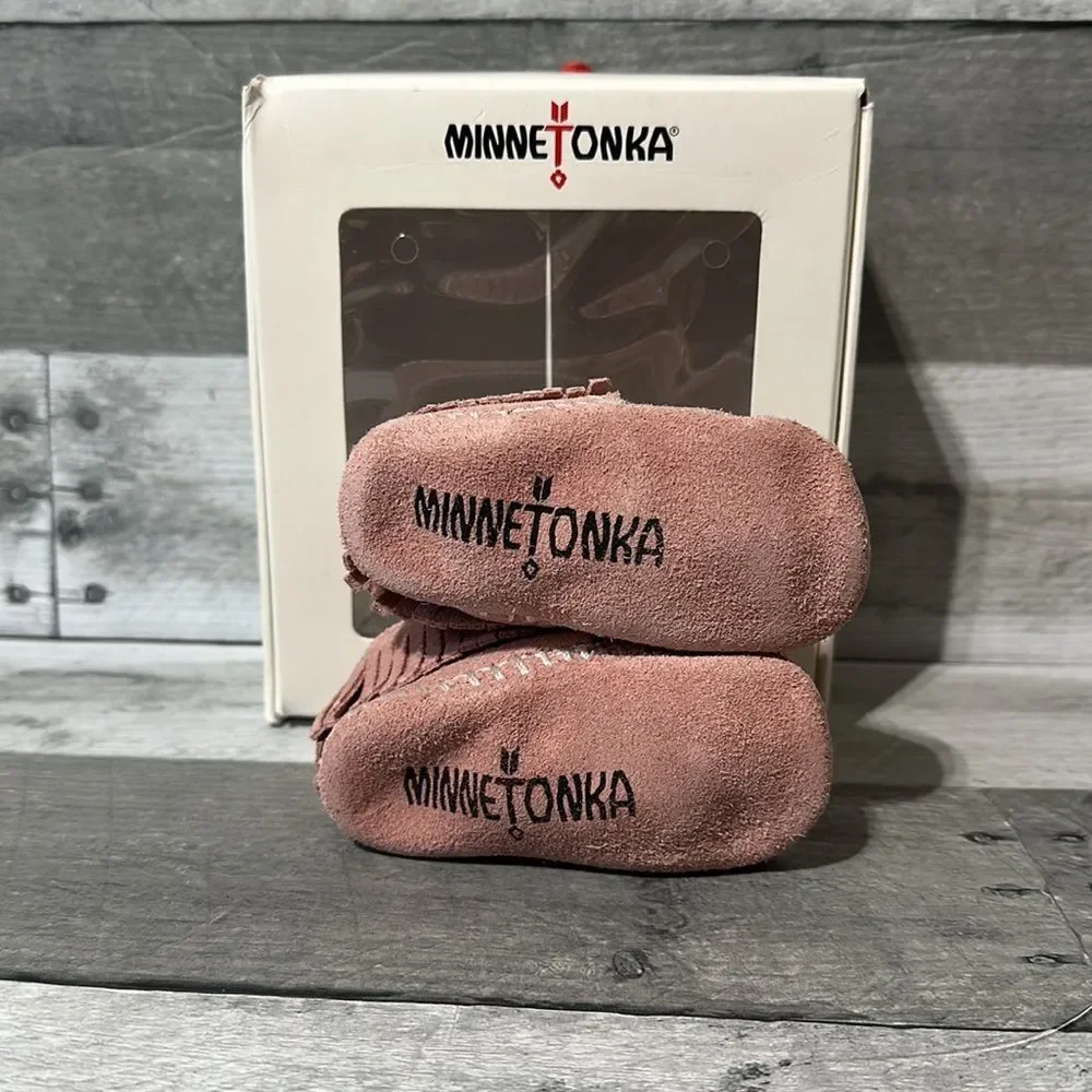 Minnetonka Mini-Tonka‎ Style Pink Suede Moccasins Size 1 (3-6m)